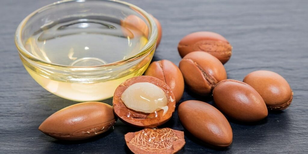 Huile d'argan et bol en verre